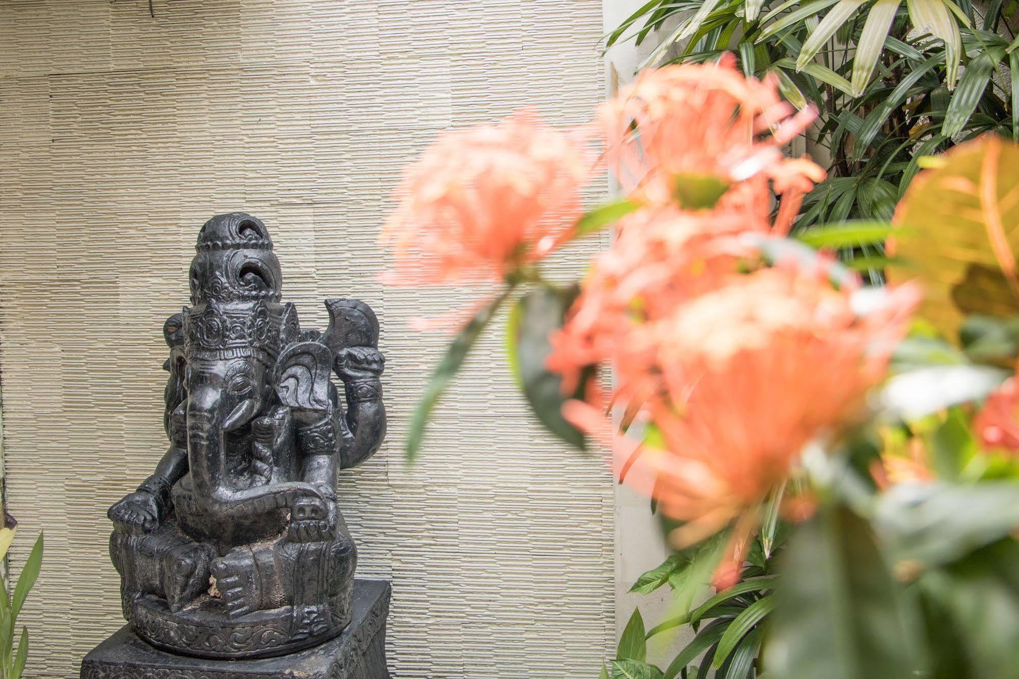 Villa Seriska Seminyak Ngoại thất bức ảnh