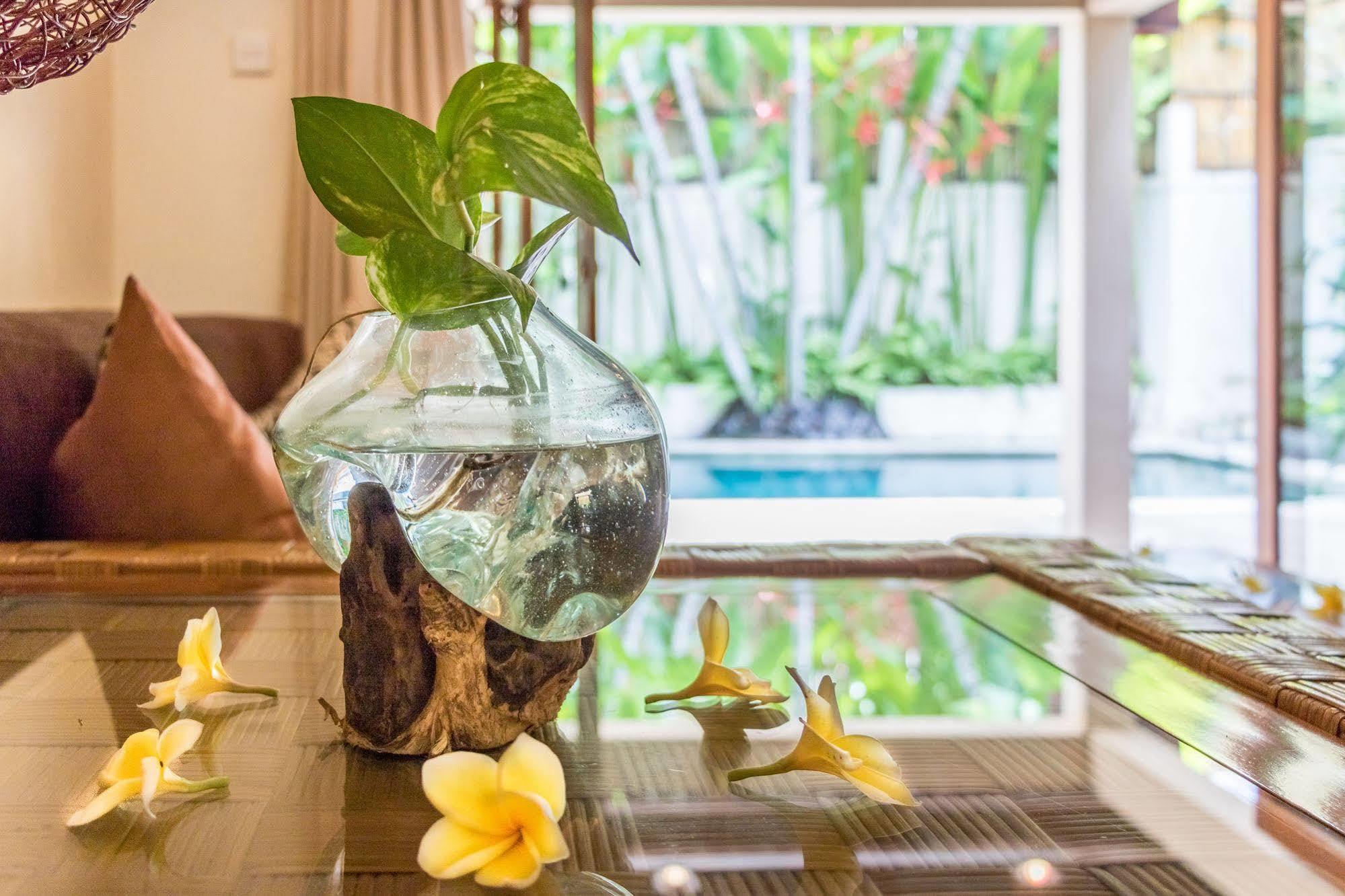 Villa Seriska Seminyak Ngoại thất bức ảnh